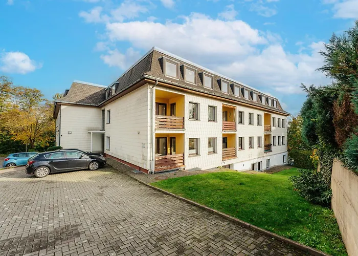 Fuchsbau In Ruhiger Lage Am Jermerstein *